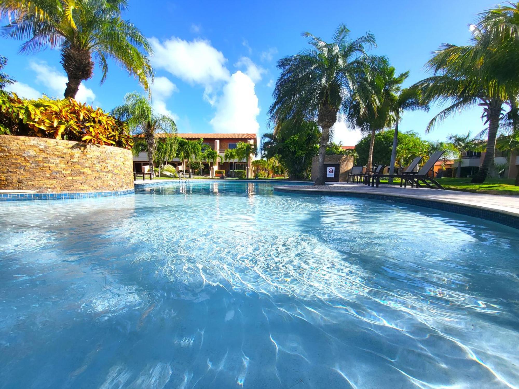 Eagle Beach Luxury House, Walking Distance To The Beach Palm Beach Exterior photo