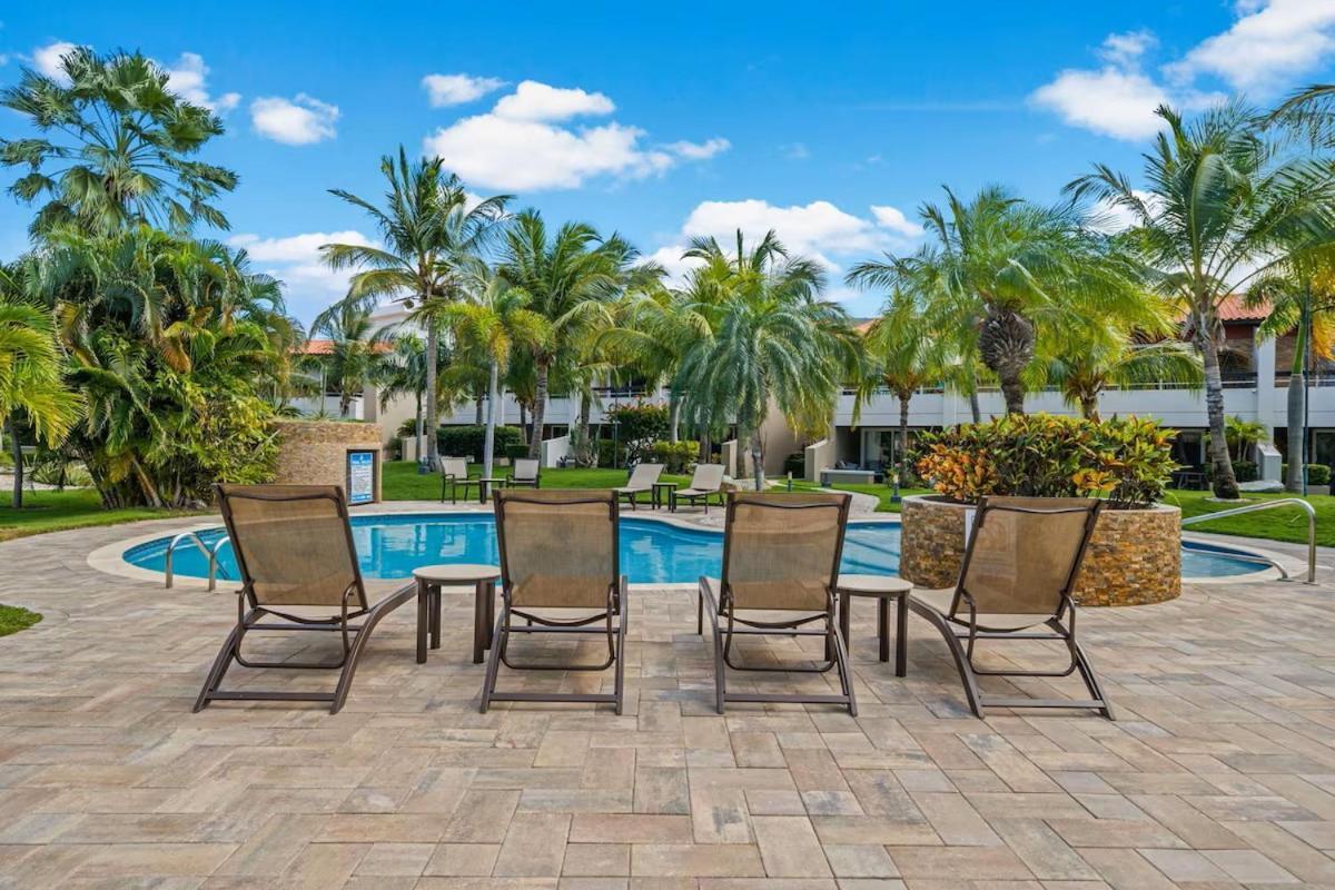 Eagle Beach Luxury House, Walking Distance To The Beach Palm Beach Exterior photo
